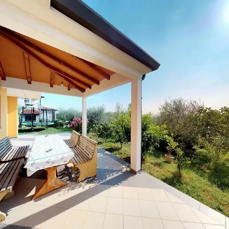 Апартаменты With Parking Space Vilanija, - 17240 *